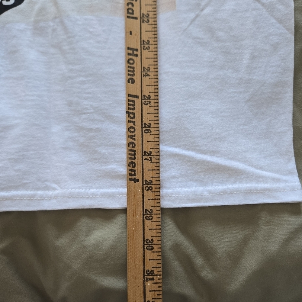 NWT Clueless Graphic T-Shirt in White - Picture 6 of 7